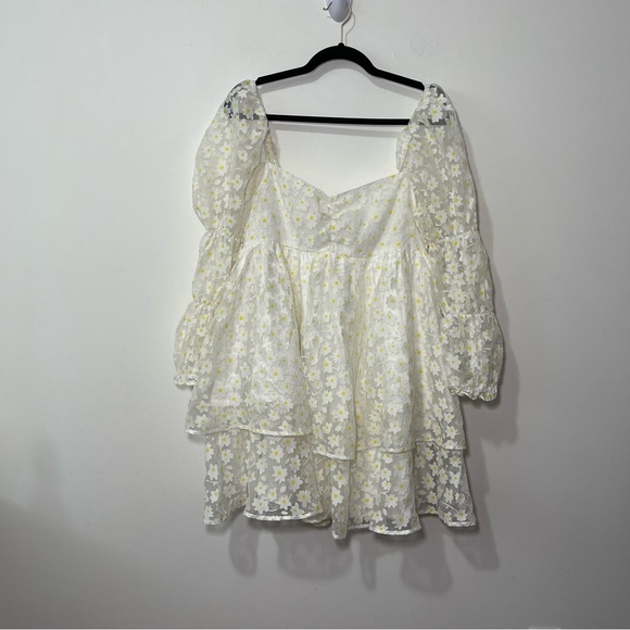Storia Women's white sheer puff sleeve all over daisy baby doll mini dress in L - Picture 3 of 9